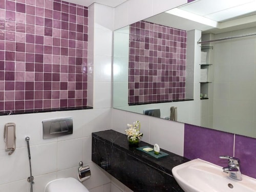 Studio With Creek Side Near Baniyas Road 4 Luxury Bookings