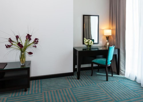Studio With Creek Side Near Baniyas Road 7 Luxury Bookings