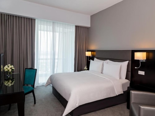 Two Bedroom Apartment Near Baniyas Road 1 Luxury Bookings