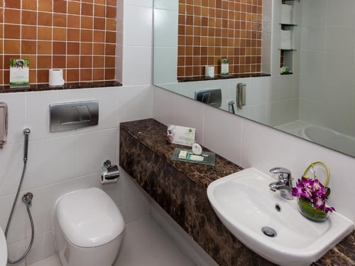 Two Bedroom Apartment Near Baniyas Road 8 Luxury Bookings