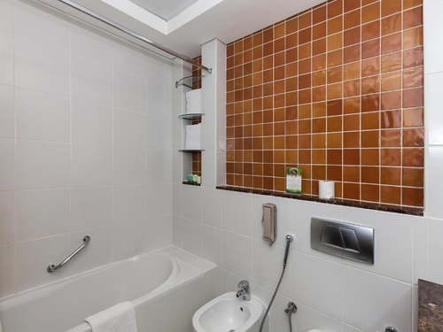 Two Bedroom Apartment Near Baniyas Road 9 Luxury Bookings
