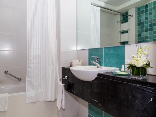 Two Bedroom Apartment Near Baniyas Road 10 Luxury Bookings