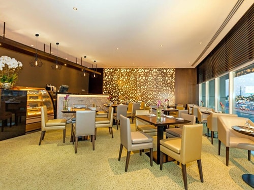 Two Bedroom Apartment Near Baniyas Road 17 Luxury Bookings