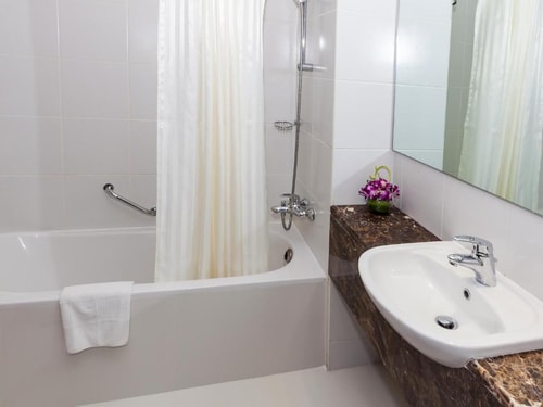 Two Bedroom Apartment Near Baniyas Road 19 Luxury Bookings