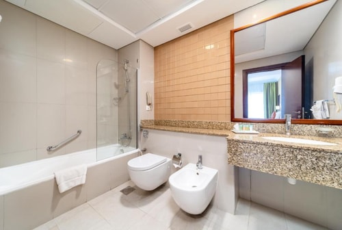 Deluxe One Bedroom Apartment Near Reef Mall 9 Luxury Bookings