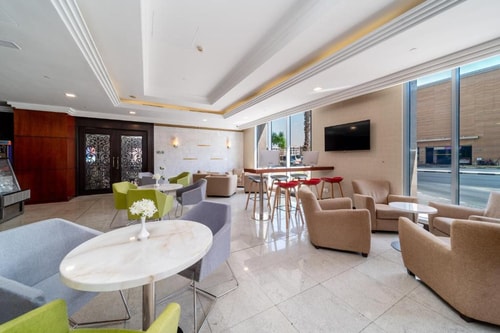 Deluxe One Bedroom Apartment Near Reef Mall 13 Luxury Bookings