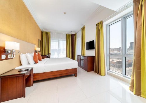 Deluxe One Bedroom Apartment Near Reef Mall 1 Luxury Bookings