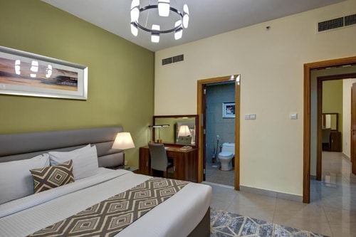 1 Bedroom Apartment Walk from Mashreq Metro Barsha 20 Luxury Bookings