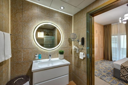 1 Bedroom Apartment Walk from Mashreq Metro Barsha 24 Luxury Bookings