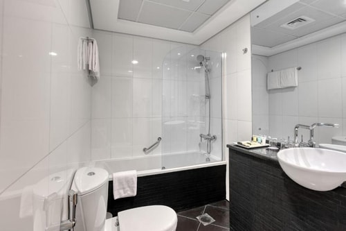 Classic one Bedroom Near Carrefour Tecom 5 Luxury Bookings