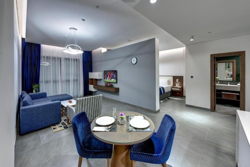 One Bedroom Apartment Near Meaisem City Centre Ac 5 Luxury Bookings