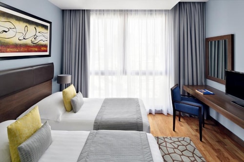 Two Bedroom Apartment Near Century Mall 1 Luxury Bookings