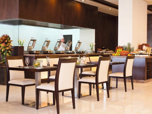 Two Bedroom Apartment Near Century Mall 11 Luxury Bookings