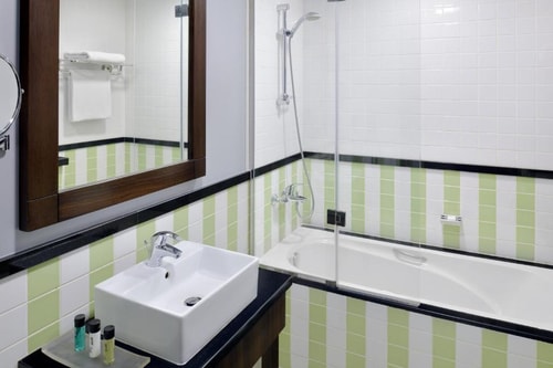 Two Bedroom Apartment Near Century Mall 8 Luxury Bookings