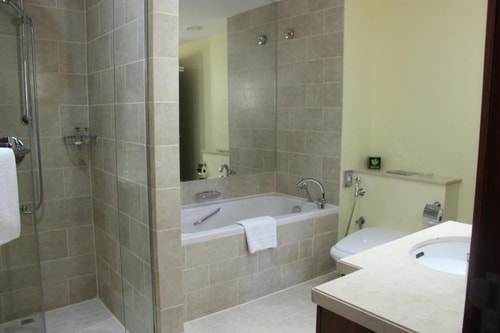 Luxury One Bedroom Apartment Near Burj Park Dubai 8 Luxury Bookings