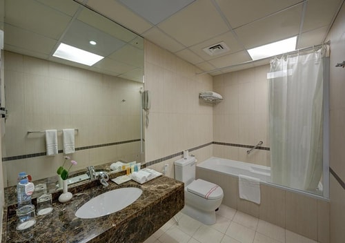 One Bedroom Apartment Near Marina Scape Mall 9 Luxury Bookings