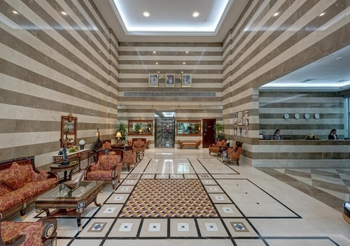 One Bedroom Apartment Near Marina Scape Mall 10 Luxury Bookings