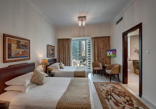 Two Bedroom Apartment Near Marina Scape Mall 4 Luxury Bookings