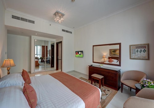 Two Bedroom Apartment Near Marina Scape Mall 17 Luxury Bookings