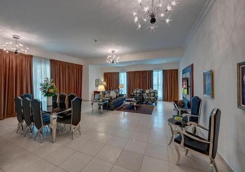 Three Bedroom Apartment Near Marina Scape Mall 6 Luxury Bookings