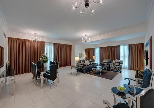 Three Bedroom Apartment Near Marina Scape Mall 7 Luxury Bookings
