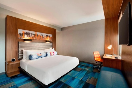 Guest Room Near Texadelphia Bar and Grill DAL Luxury Bookings