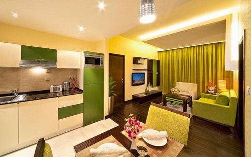 1 Bedroom Apt Near Marina Mall by Luxury Bookings 3 Luxury Bookings