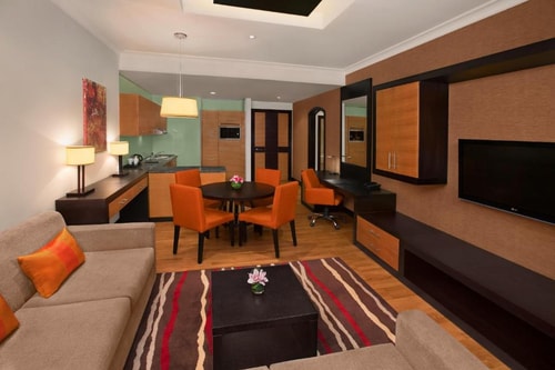 One Bedroom Apartment Near Mall Of the Emirates 2 Luxury Bookings