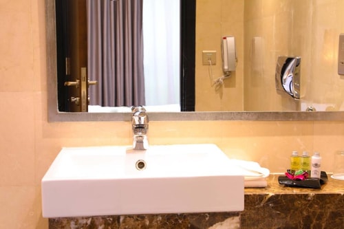 Two Bedroom Suite Near financial Center Metro. 6 Luxury Bookings