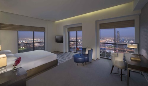 Three Bedroom Apartment Near Health Metro Station 1 Luxury Bookings
