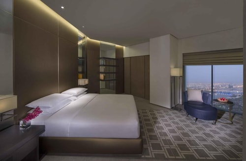 Three Bedroom Apartment Near Health Metro Station 2 Luxury Bookings