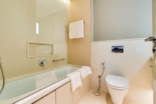 One Bedroom Apartment Near Vida Souk Mall 1 Luxury Bookings