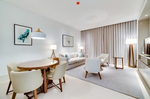 One Bedroom Apartment Near Vida Souk Mall 4 Luxury Bookings