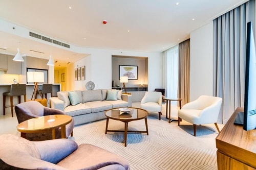 One Bedroom Apartment Near Vida Souk Mall 12 Luxury Bookings