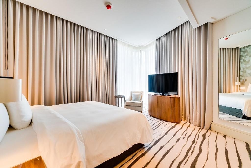 Two Bedroom Apartment Near Vida Souk Mall Luxury Bookings