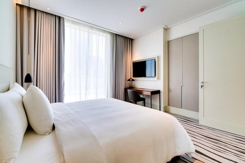 Two Bedroom Apartment Near Vida Souk Mall 6 Luxury Bookings