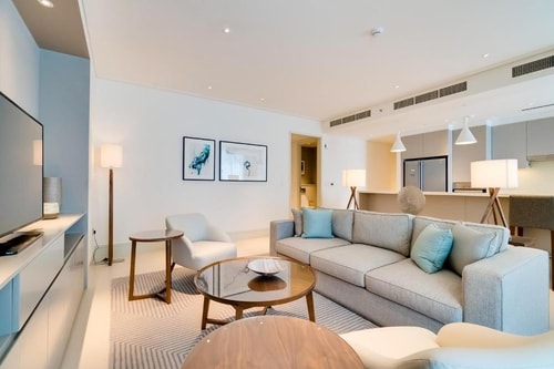Two Bedroom Apartment Near Vida Souk Mall 7 Luxury Bookings
