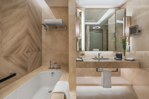 Luxury Suite Room In Palm Jumeirah 4 Luxury Bookings