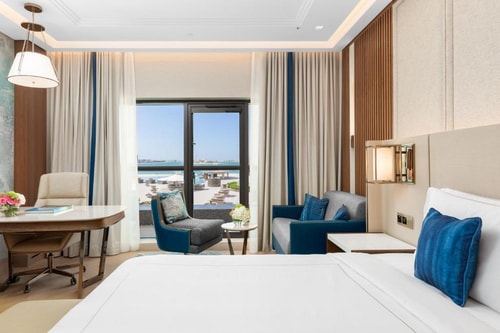 Luxury Suite Room In Palm Jumeirah 11 Luxury Bookings