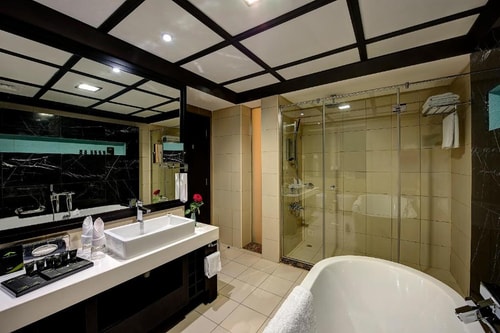 Deluxe Room Near Rais Shopping Centre 16 Luxury Bookings