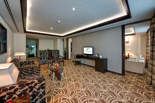 Suite Room Near Rais Shopping Centre 4 Luxury Bookings