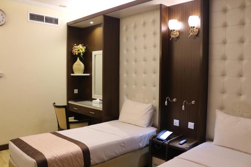 Deluxe suite Near Habib Bank Baniyas 2 Luxury Bookings