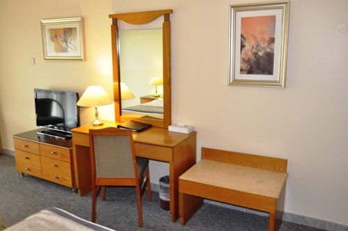Standard Room Near Metro Discount Center Deira 6 Luxury Bookings