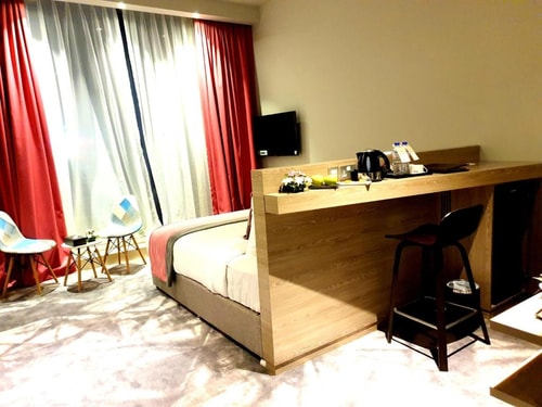 Executive Suite Near Sharaf Dg Building 7 Luxury Bookings