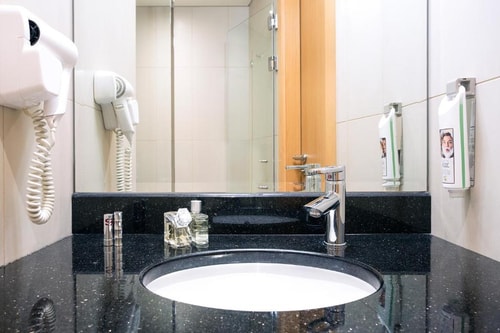 Standard Room Near Port Saeed Plaza Ad 7 Luxury Bookings