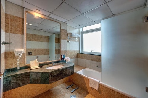 One Bedroom Suite Walk From Al Satwa Park 3 4 Luxury Bookings