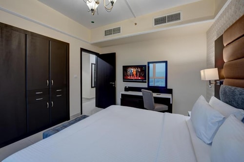 One Bedroom Suite Walk From Al Satwa Park 3 2 Luxury Bookings