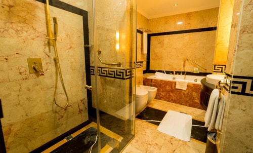 Ambassador One Bedroom Near Mall Of Emirates 4 Luxury Bookings
