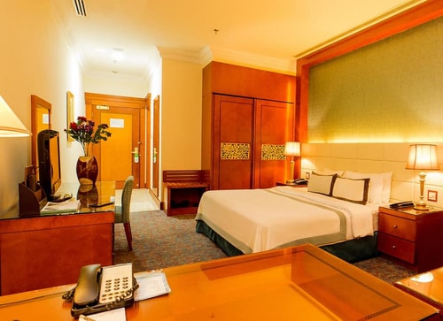 Ambassador One Bedroom Near Mall Of Emirates 13 Luxury Bookings