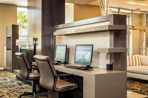 King Studio Near United States Postal Service HOU 7 Luxury Bookings
